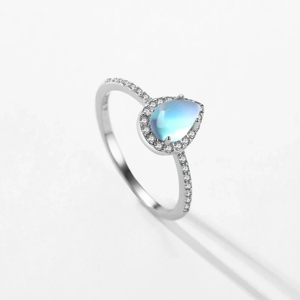 NEW S925 Sterling Silver Teardrop Moonstone Ring, Size 8